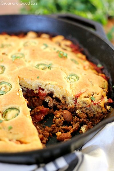 Chili Cornbread Pie (One-Skillet Recipe!) - Grace And Good Eats