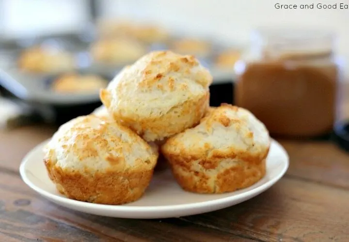 These 7 Up Biscuits are one of the easiest and fluffiest biscuit recipes around and I made them even easier!  Three ingredients, one bowl, no knead biscuits means no messy fingers.